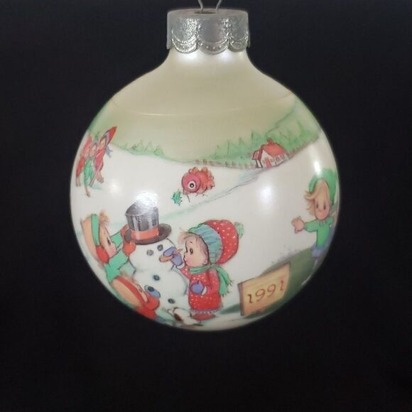 Vintage Hallmark Betsey Clark: Home for Christmas Glass Ball Ornament Da… - Picture 5 of 10